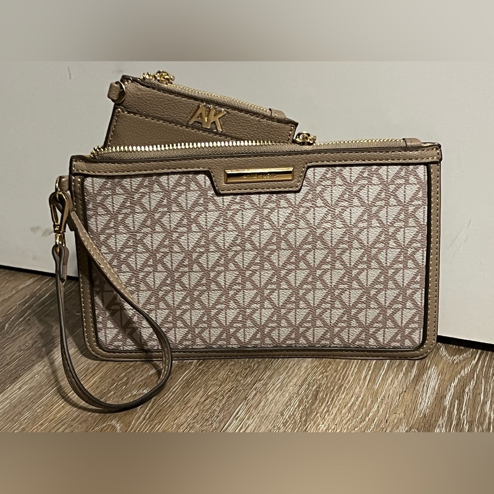 Anne Klein Cream & Tan Wristlet
